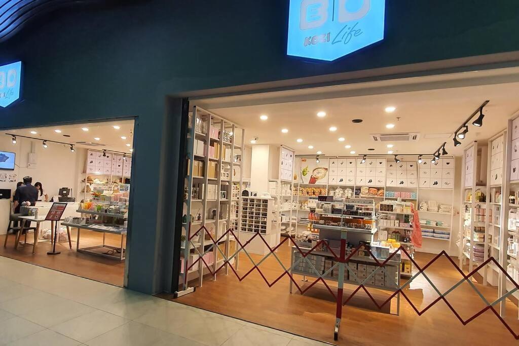 Kozi Square New Sgh Cozy Home Lv7D Кучинг Екстериор снимка